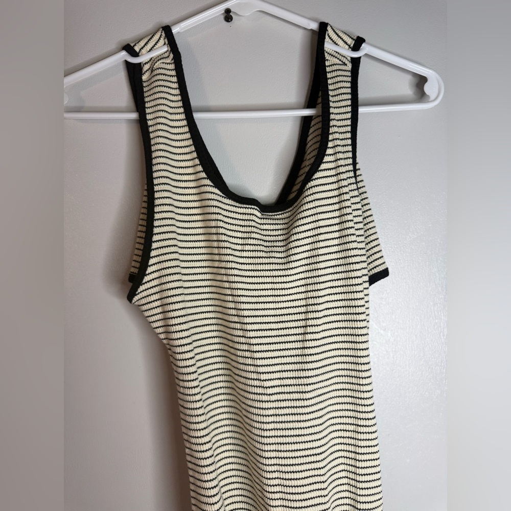 Hem & Thread Dress - Picture 4 of 6